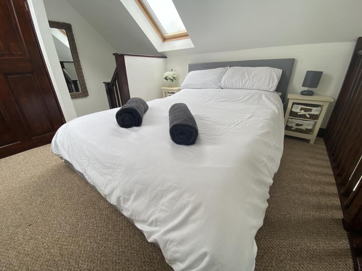 The Stables - Detached Cottage With Private Garden & Hot Tub 세인트오스틀 외부 사진