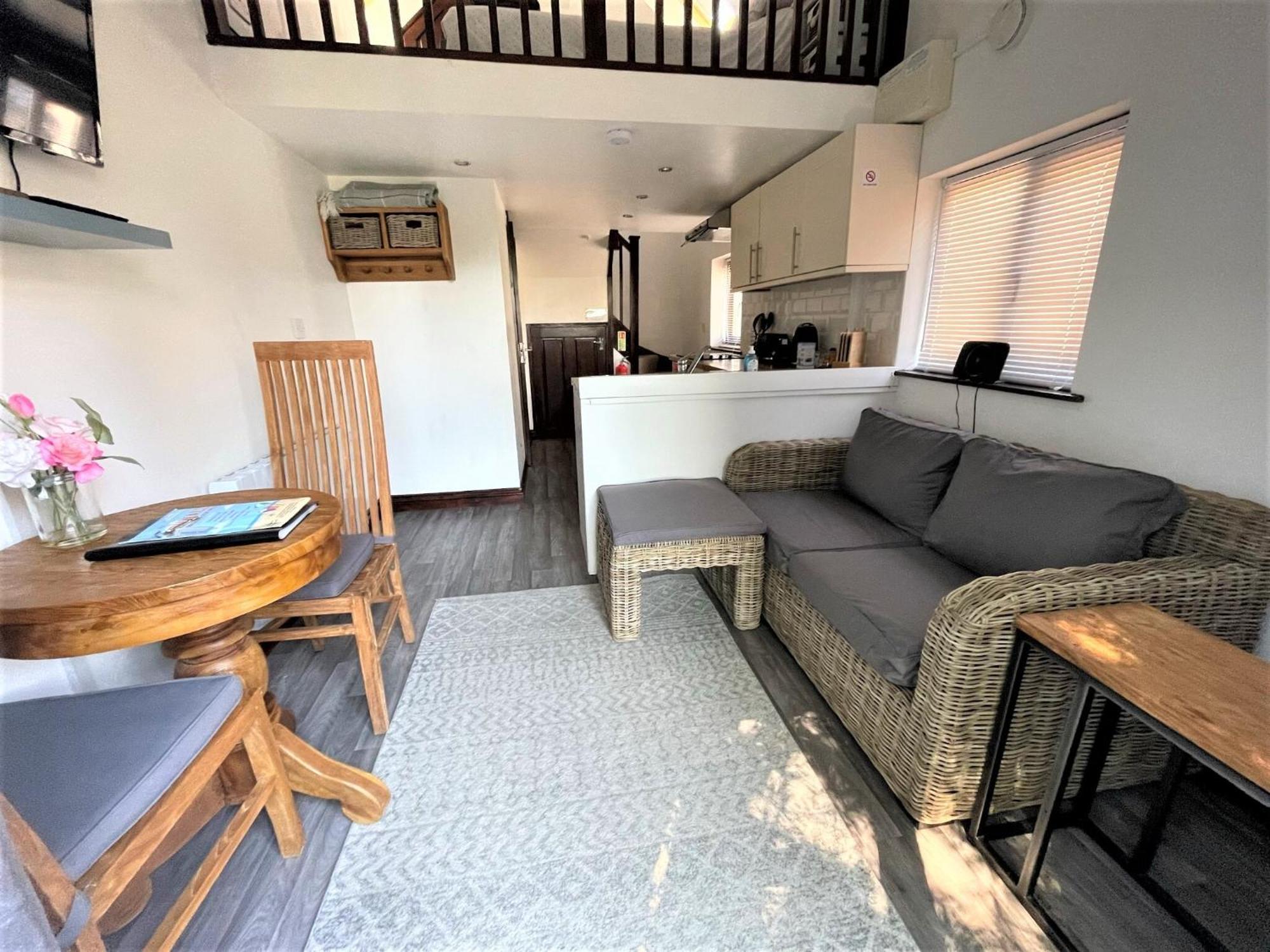 The Stables - Detached Cottage With Private Garden & Hot Tub 세인트오스틀 외부 사진