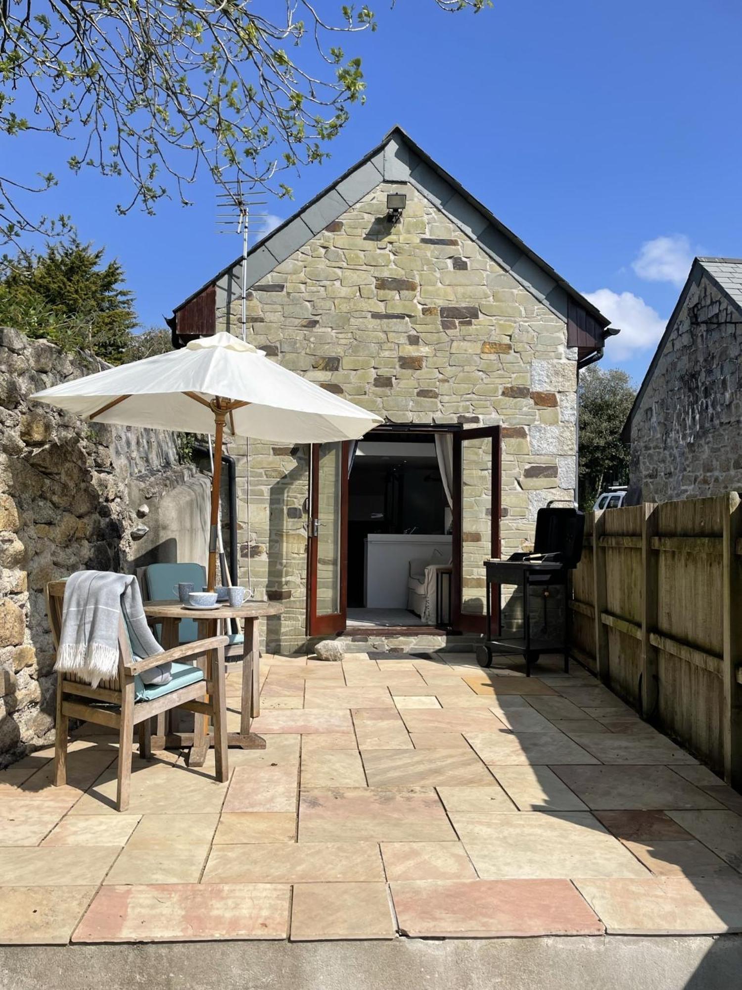 The Stables - Detached Cottage With Private Garden & Hot Tub 세인트오스틀 외부 사진